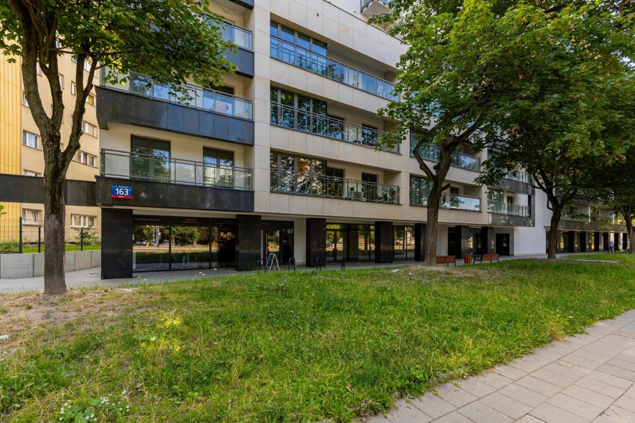 Apartment Avenue Solidarnosci On Wola By Noclegi Renters Варшава Экстерьер фото
