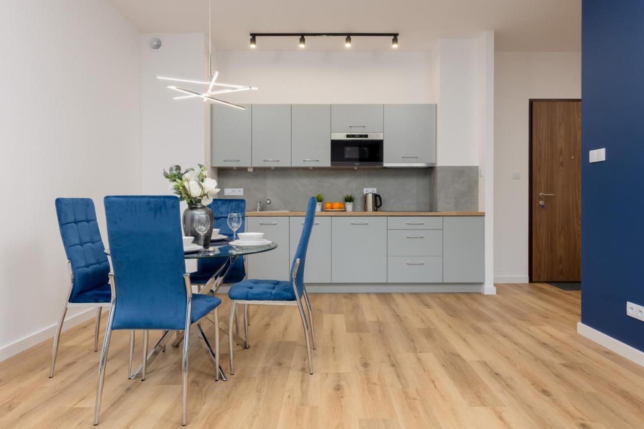 Apartment Avenue Solidarnosci On Wola By Noclegi Renters Варшава Экстерьер фото