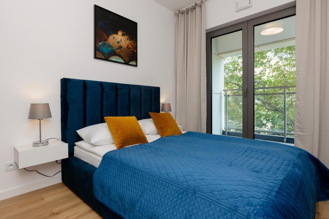 Apartment Avenue Solidarnosci On Wola By Noclegi Renters Варшава Экстерьер фото